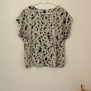 Elegant Black and Cream Patterned Top